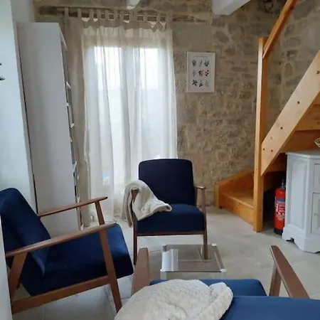 La Petite Maison Bleue Mouret